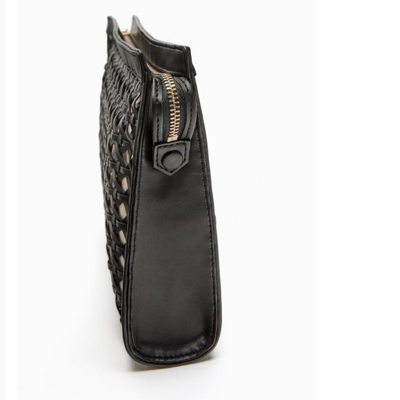 ZARA WOVEN CLUTCH BAG - Picture 2 of 6